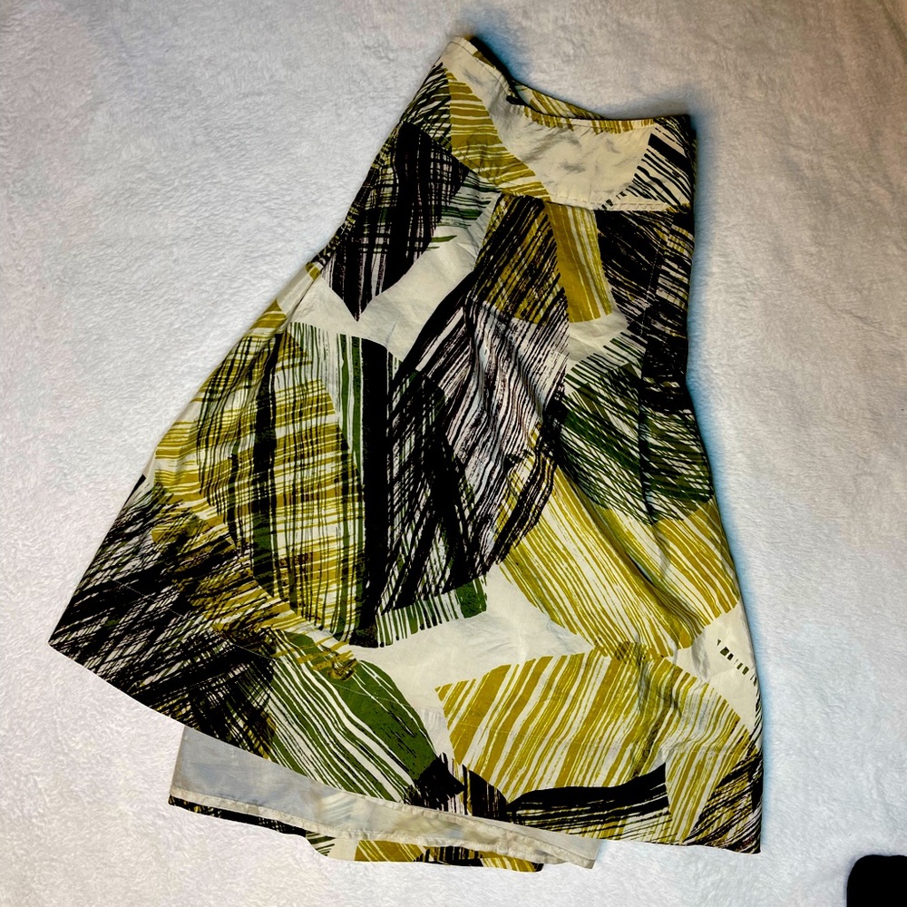 New York & Company silk/cotton weave botanical print skirt, size 18